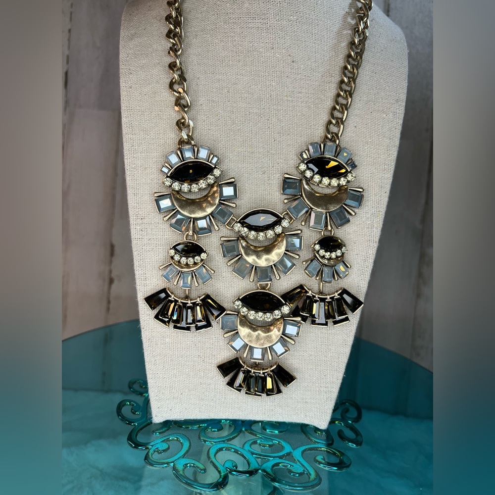 Banana Republic Statement Necklace - Picture 6 of 10